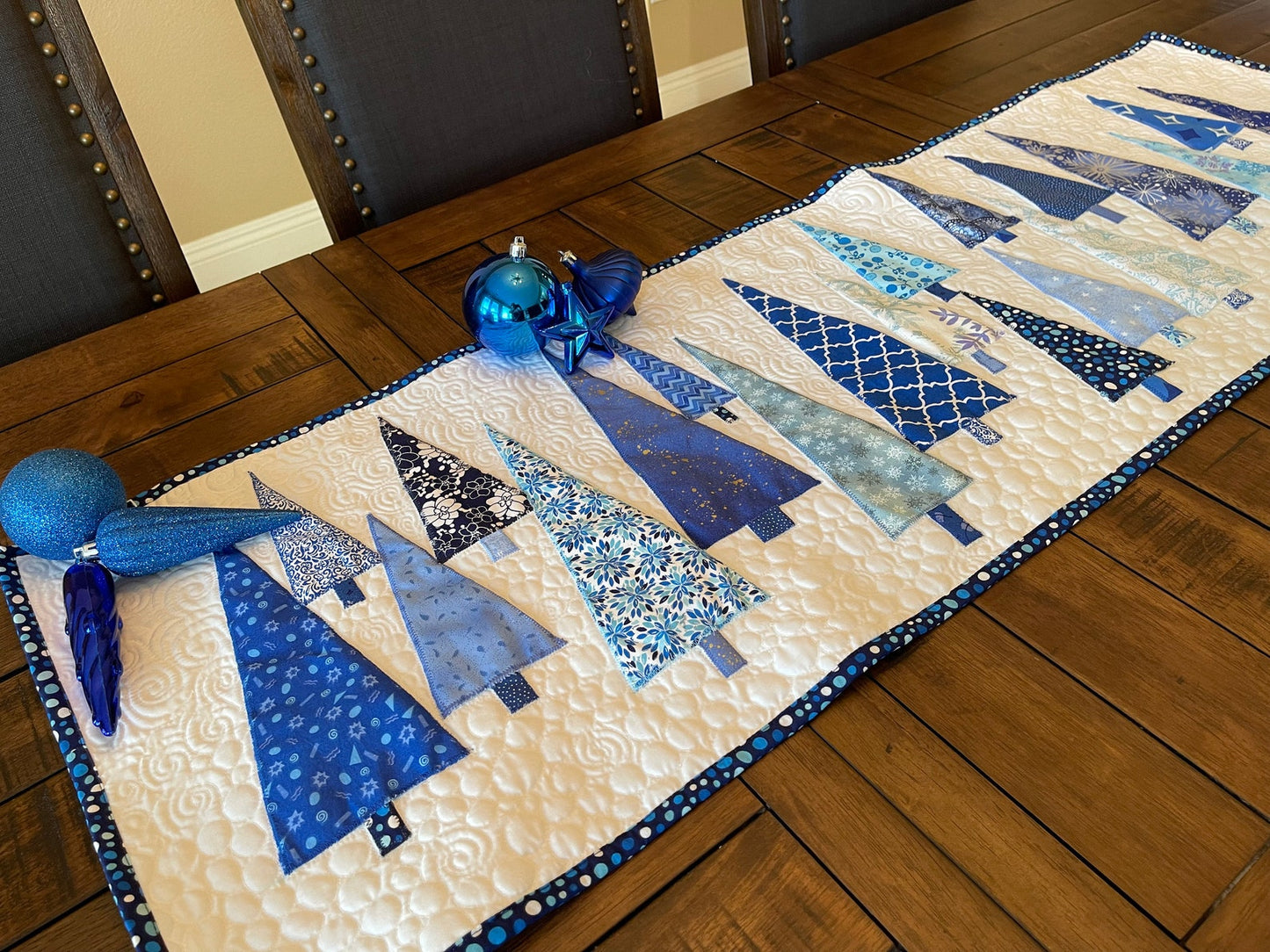 Christmas Tree CLA140324154 Quilted Table Runner