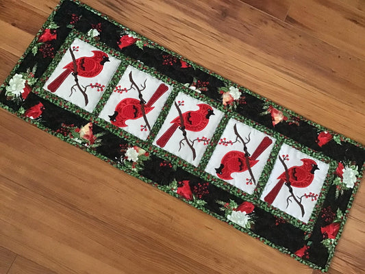 Cardinal CLA150324086 Quilted Table Runner